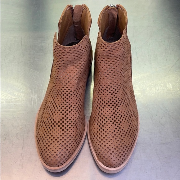 New leather ankle boots from Sundance. - Picture 6 of 8